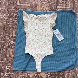 Kids Floral Ruffle Sleeve One-Piece Bodysuit - Cream with Pink Flowers